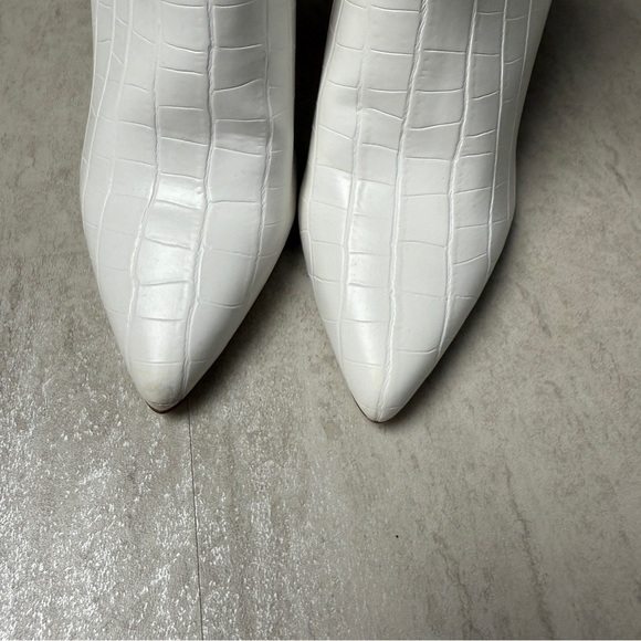 JustFab Heeled Boots Old Town Cutout Heeled bootie - Picture 5 of 13